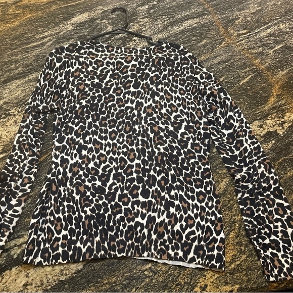 J.Crew Leopard Print Cotton Sweater Top women’s Size M long sleeve lightweight - Picture 2 of 6